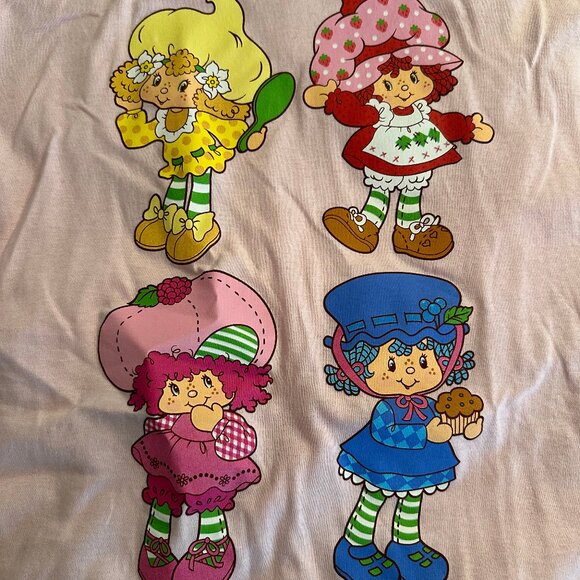 STRAWBERRY SHORTCAKE TV Show T-Shirt Unisex Size Medium Huckleberry Pie BNWT - Picture 2 of 4